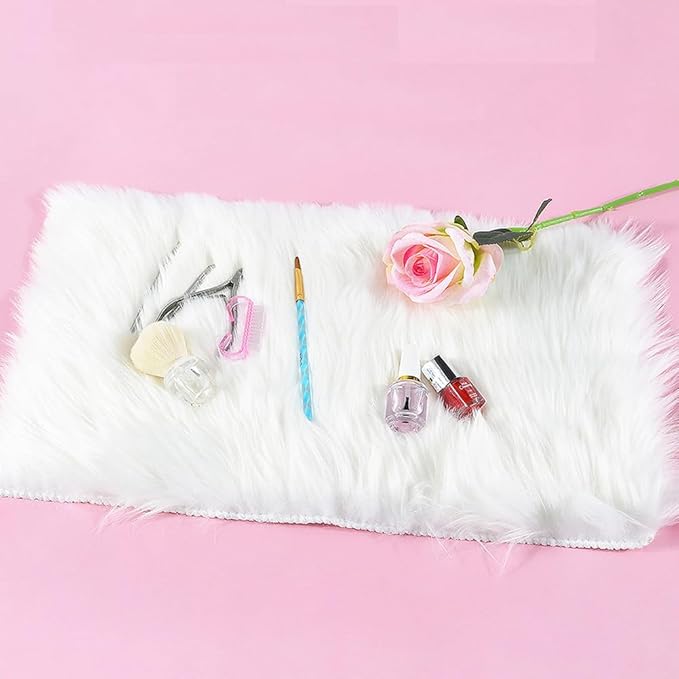 1Pc Faux Fur Nail Mat Nail Art Hand Rest Mat Pad Rectangle Nail Enhancement Cushion Table Props Backgrounds Mat for Nail Art Display and Jewelry Shooting, White