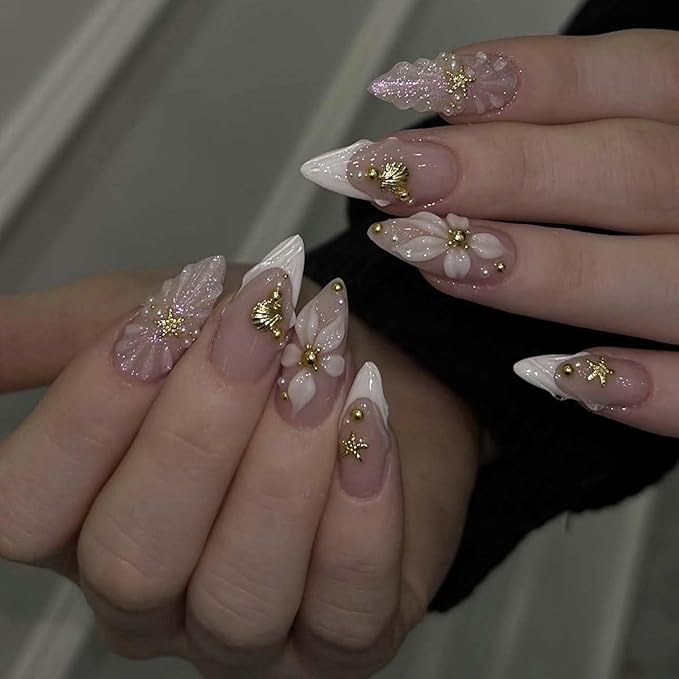 Summer Press on Nails Medium Almond Fake Nails Beach Nails Press ons with Gold Seashell Starfish Charms Design,Reusable & Easy Apply Full Cover Stick on Nails for Women Vacation Manicure 24Pcs