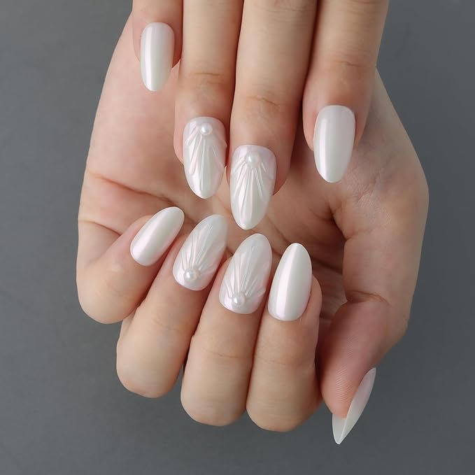 3D White Aurora Shell Press On Nails Almond Short, 3D Pattern Designer Reusable Acrylic Nails Press Ons, Fake Nails With Glue On, Daily Wear Floral False Nails For Women