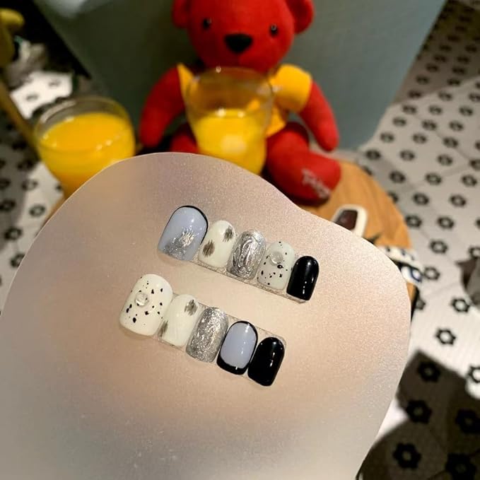 Press on Nails, Short side Fake Nails Creative False Nails Large White Press on Nails for Women Girls Nail Art Decoration - Lagre