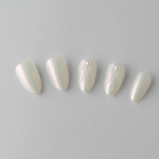3D White Aurora Shell Press On Nails Almond Short, 3D Pattern Designer Reusable Acrylic Nails Press Ons, Fake Nails With Glue On, Daily Wear Floral False Nails For Women