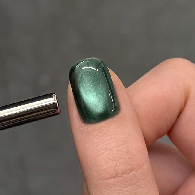 GAOY Jelly Green Cat Eye Gel Nail Polish, 16ml Glitter Holographic Nail Polish with Magnet, Reflective Translucent UV Gel, 3152 Deep Emerald
