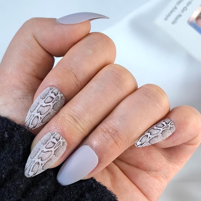 Matte Gray Snake Print Press on Nails, 24Pcs Stiletto Fake Nails with Adhesive Tabs, Animal Pattern False Nails for Women, Reusable Long Fake Nails for DIY Manicure