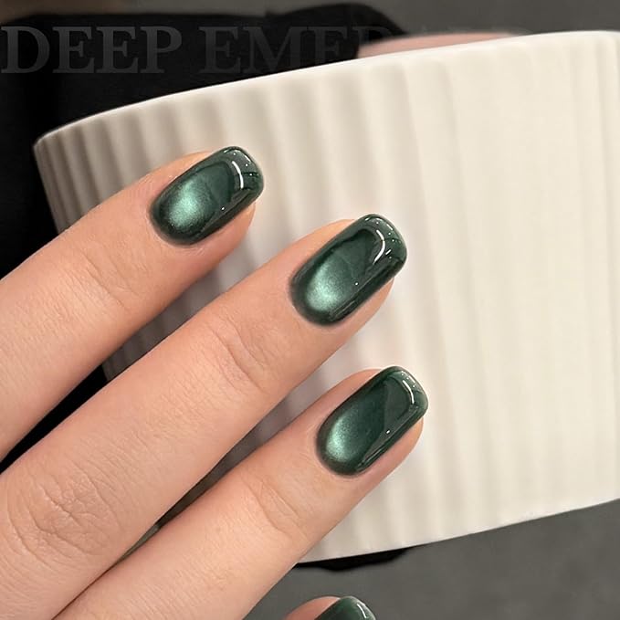 GAOY Jelly Green Cat Eye Gel Nail Polish, 16ml Glitter Holographic Nail Polish with Magnet, Reflective Translucent UV Gel, 3152 Deep Emerald