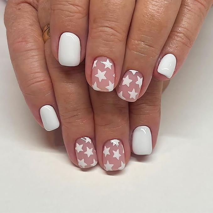 Press on Nails Short Square MABKJLF White Fake Nails False Nails with White Stars Designs Full Cover Glossy Glue on Nails Cute Stick on Nails for Women Girls 24 Pcs