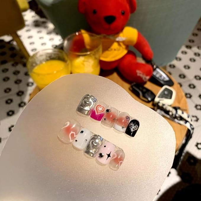 Press on Nails, Short side Fake Nails Lovely Heart False Nails Middle White Press on Nails for Women Girls Nail Art Decoration