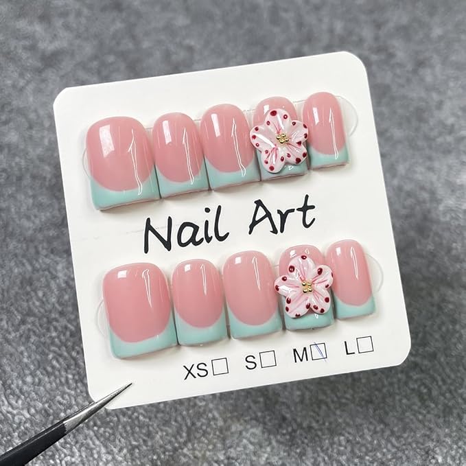 Square Short Press on Nails Handmade Fake Nails Green French Tip with 3D Flower Designs luxury Glossy Cute Acrylic Nails for Women 10pcs (Size M）