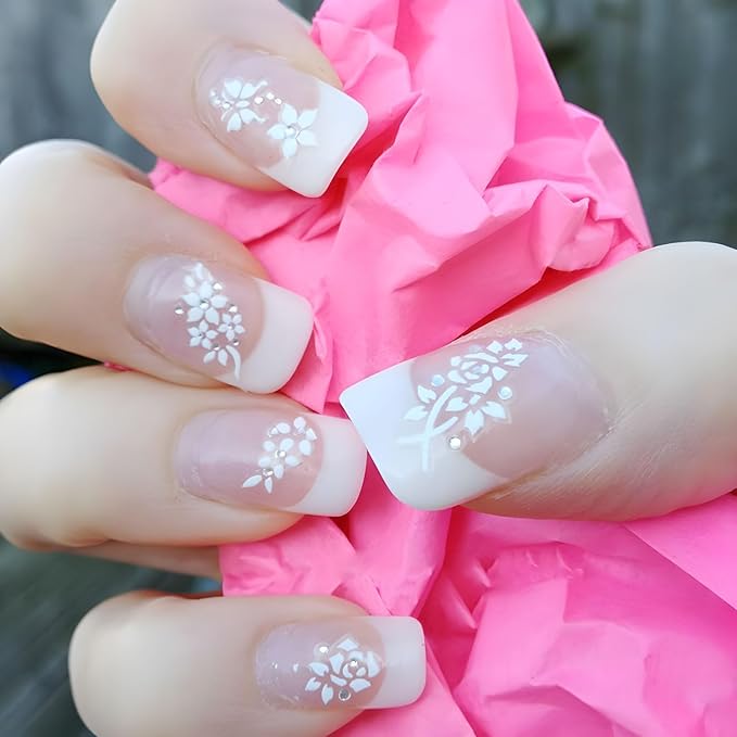 30 Sheets Flower Nail Stickers White 3D Self-Adhesive Floral Nail Stickers for Nail Art Summer Nail Art Stickers Daisy Design Nail Decals for Nail Art for Women