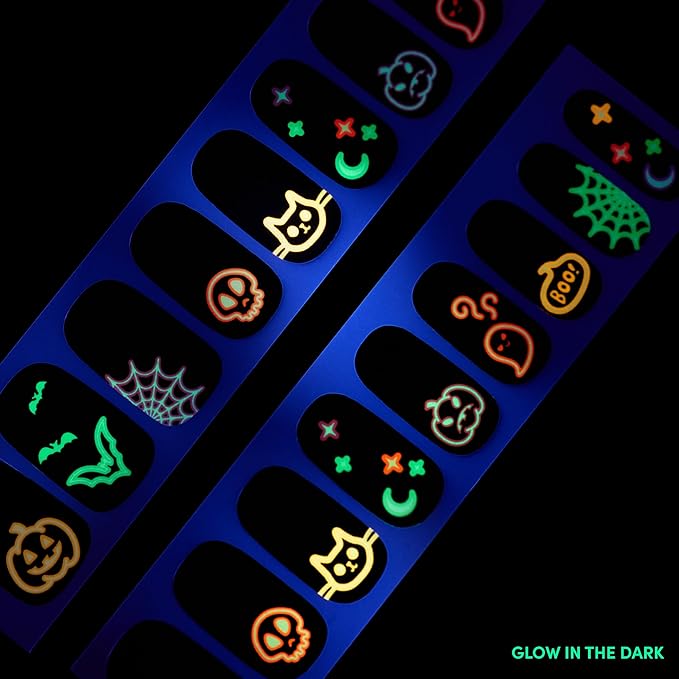 Dashing Diva Gloss Nail Strips - Deja Boo - UV Free, Chip Resistant, Long Lasting Gel Nail Stickers - 3-Piece Glow-In-The-Dark Manicure Set - Contains 32 Wraps, 1 Prep Pad, 1 File