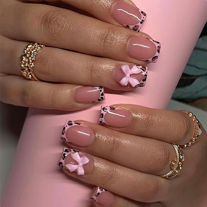 Pink French Tip Press on Nails Short Square Leopard Fake Nails with Bow Charms Design Cheetah Glossy Glue on Nails Spring Nails Press ons Reusable Summer False Nails for Women 24 Pcs