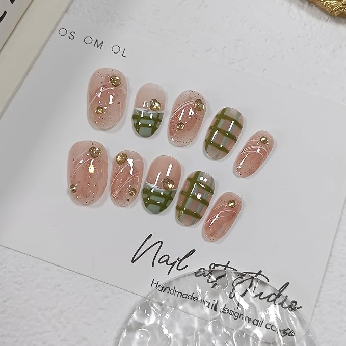 French Tip Press on Nails Short Oval Cute Acrylic Pink Nails Press Ons Classic Checkered Grid Designs Fake Nails Reusable Full Cover Artificial Nails 10pcs Glue on Nails for Women Girls(XS)