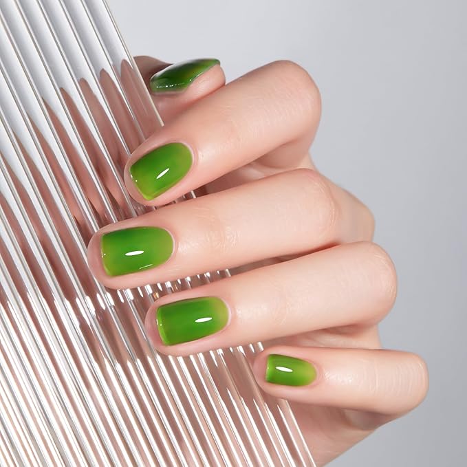 MAYCHAO 15ML Jelly Spring Green Gel Nail Polish 1Pc Transparent Green Gel Polish Soak Off UV LED Translucent Nail Polish Nail Art Starter Manicure Salon DIY at Home, 0.5 OZ