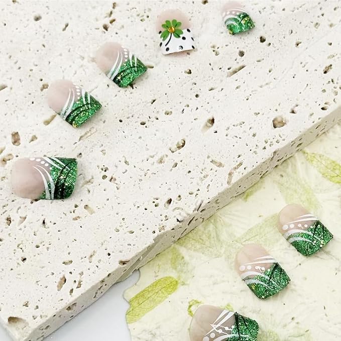 24Pcs St. Patrick's Day French Tip Press on Nails Short Square Fake Nails Green Shamrock Glitter Nail Tips Glue on Nails Irish Clover Nails Design Acrylic False Nails for Women Manicure Accessories