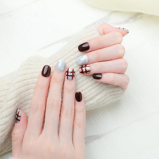 Sun&Beam Nails Handmade Press-on Short Round Blue Brown Hand-Painted Minimalist Plaid Design Fashion False Nail Tips 10 Pcs Set (#208 XS)