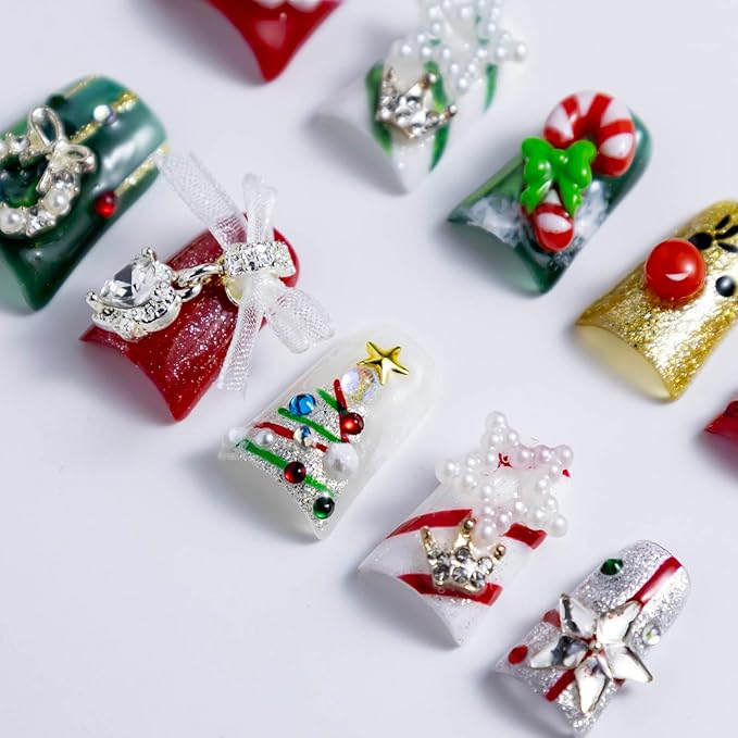 10 Pieces Red And Green Christmas Luxury Acrylic Press On Nails Short Handmade Duck Nails, Thickened False French Nails, Santa Claus And Christmas Tree Decorations, Reusable Fake Nails (S)