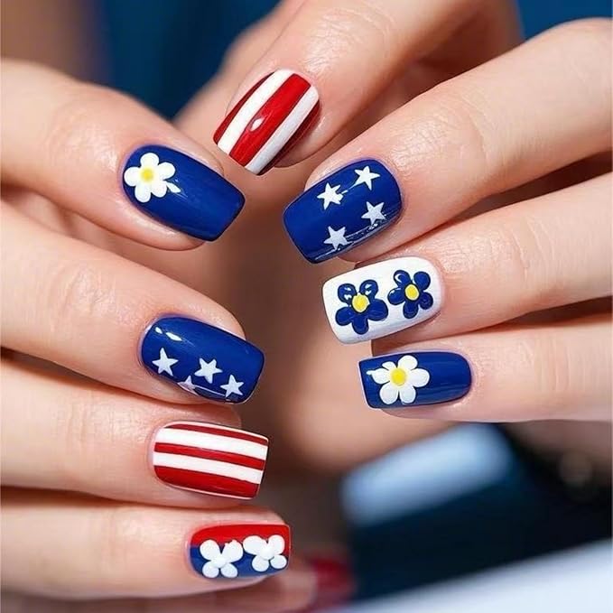 Independence Day Press on Nails Short Square False Nails with Blue Flower Design Red White Striped Fake Nails Star Daisy Glue on Nail Glossy Summer 4th of July Stick on Nail for Women Manicure 24Pcs