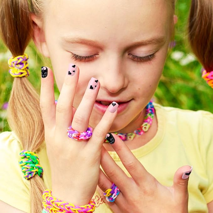 120 Pieces Kids Press on Nails Children Fake Artificial Nails Girls Full Cover Short False Christmas Fingernails for Girls Kids Design Decoration(Cute Theme)