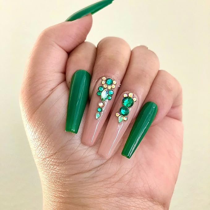 Dowarm 1440 Pieces SS6 Flatback Nail Crystals, Glass Crystal Rhinestones for Craft Nails Dance Costumes, Non Hotfix Rhinestones (SS6 / 2MM, Green/Emerald)