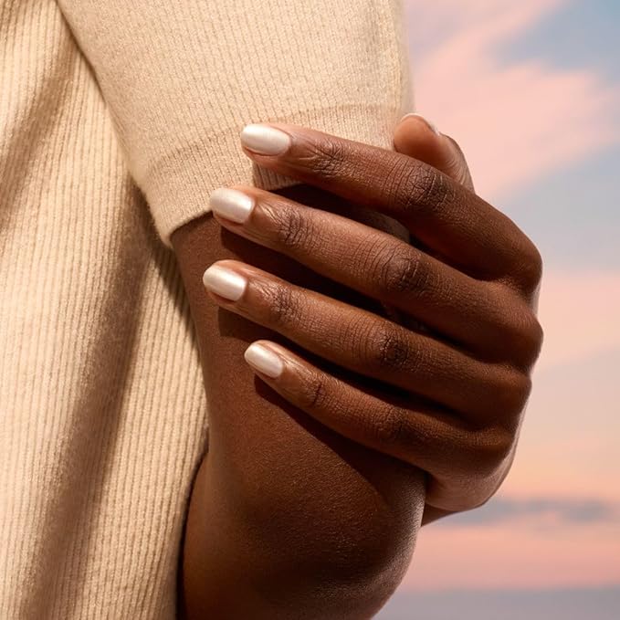 Manucurist Green Flash LED White with Golden Highlights Solar Gel Nail Polish - Vegan, 12-Free, Plant-Based Gel Polish - Strengthens and Protects the Nail - Gel Nail Polishes - Made in France