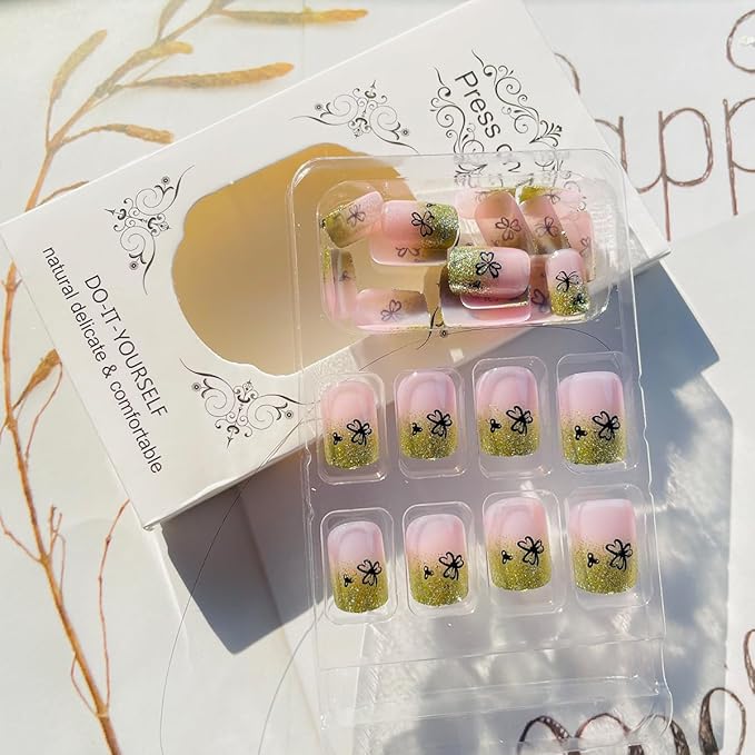 St Patricks Day Press on Nails Short Square Acrylic Fake Nails with Lucky Clover Designs French False Nails Tip Green Glitter Powder Shamrock Artificial Glue on Nails for Women Girls