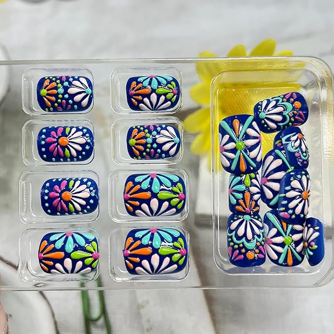 3D Flower Press on Nails Short Square Fake Nails with White Daisy Designs Blue False Nail Spring Summer Floral Stick on Nail for Women 24Pcs