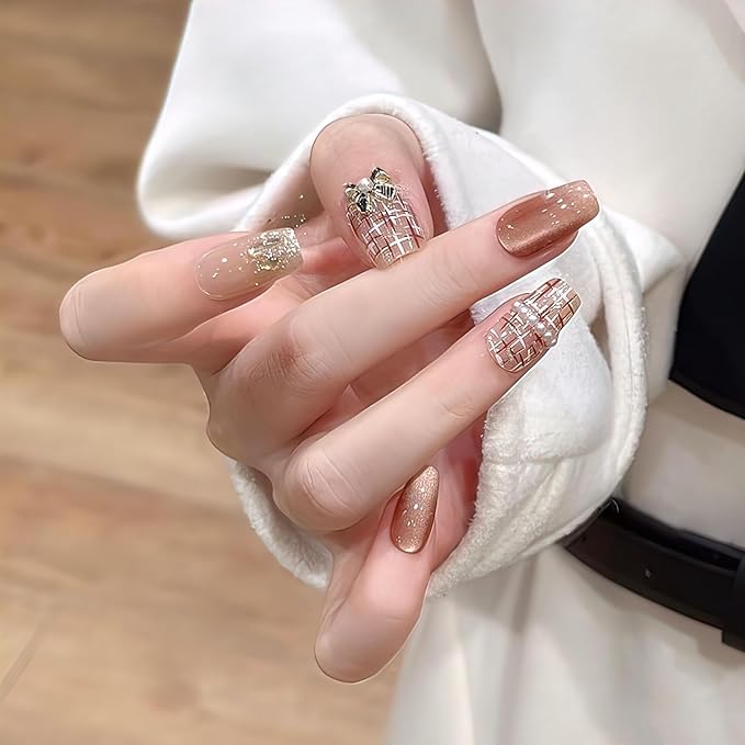 Press-On Nails 30pcs French Pearl Rhinestone Cat Eye Short Press-On Nails with Inspired Lines False Nail for Women and Girls, 30Pcs with Glue & Tool Kit