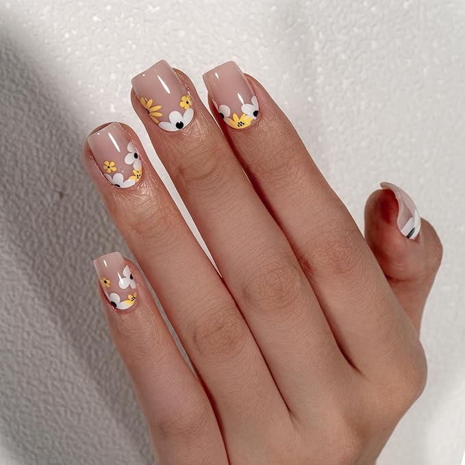 Curvlife Soft Gel Press On Nails Kit - 30pcs Full Cover False Little daisy Nail Tips Designs, Fake Nail with Nail Glue - Easy Application Nail Accessories for Women