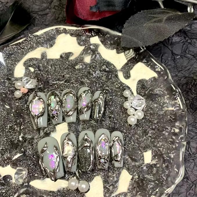 Press on Nails, Short Ladder Fake Nails Phantasmagoria False Nails Middle Silver Press on Nails for Women Girls Nail Art Decoration