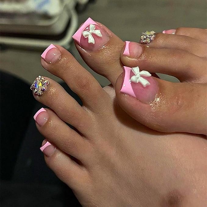 Pink French Tip Press On Toenails Short Square Fake Toes with 3D Bow Charms Design Rhinestone Glue on Toe Nails Shiny Bling Summer False Toenails Reusable for Women Girls Foot Manicure 24pcs