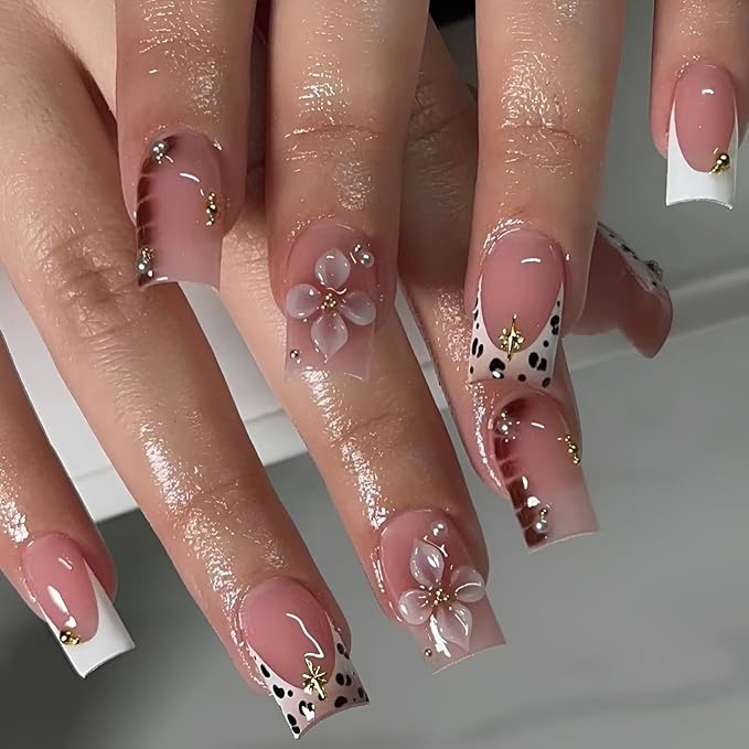 24Pcs French Tip Press on Nails Medium Square Fake Nails Leopard Print Nails Press Ons Flower False Nails with Pearl Design French Tip Glue on Nail Glossy Stick on Nail for Women Decorations 24Pcs
