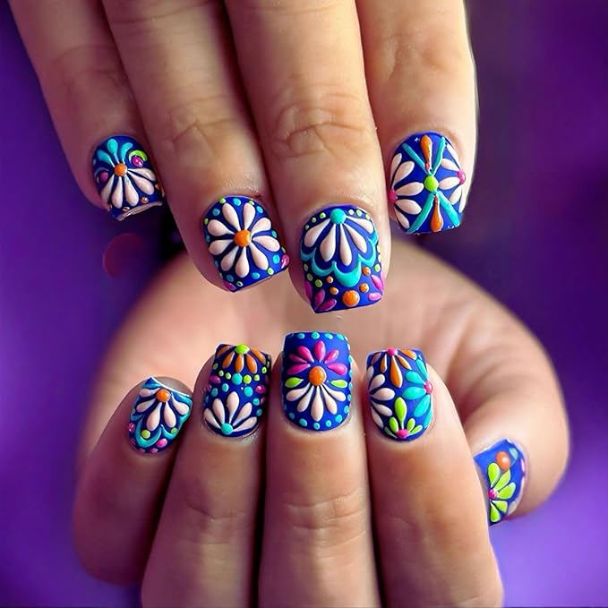 3D Flower Press on Nails Short Square Fake Nails with White Daisy Designs Blue False Nail Spring Summer Floral Stick on Nail for Women 24Pcs