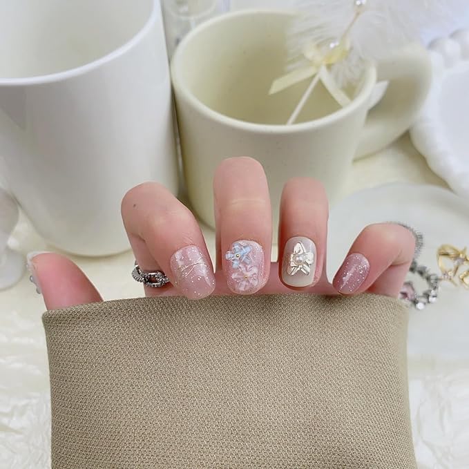 Handmade Press on Nails Flower Press on Nails Silver Sequin Pearl Designs Short Square Shaped Fake Nails Full Cover Artificial Acrylic Nails Sparkly False Nails Women Manicure Kit (Size S)
