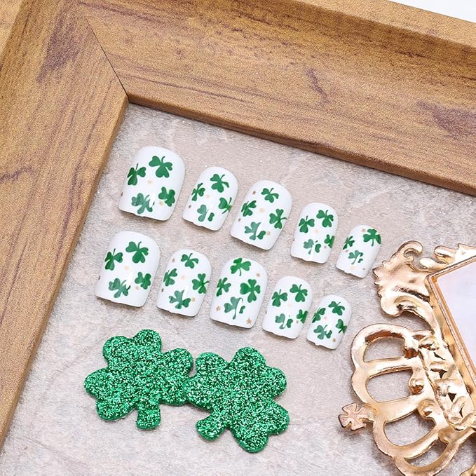 24Pcs St. Patrick's Day Fake Nails Green Shamrock Press on Nails Short Square False Nails Four Leaf Clover Glue on Nails Irish St. Patrick's Day Acrylic Stick on Nail Spring Artificial Nails for Women