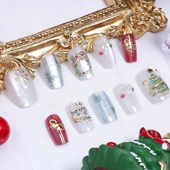 30Pcs Christmas Press on Nails Short Square Fake Nails Xmas Trees Garland False Nails with 3D Gold Snowflake Gems Gift Ball Design glitter Glue on Nails Full Cover Artificial Stick on Nail for Women