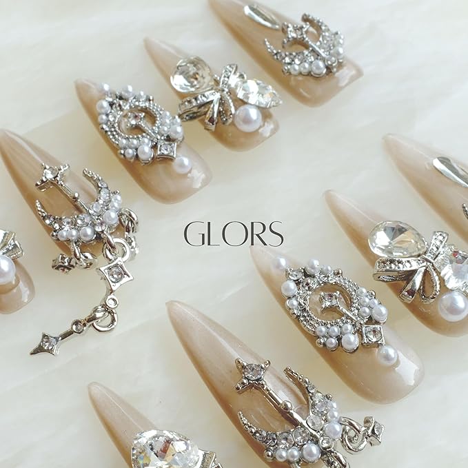 [GLORS] Luxury Press-On Nails, Nude False Nails with Rhinestones and Pearl Chain in Long Stiletto, 10 Pieces (L, LS)