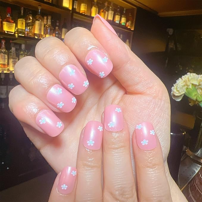 24 Pcs Press on Nails Square Short Fake Nails with Flower Design Acrylic Nails Full Cover Artificial Glue on Nails Reusable Nail Tips Nude Glossy Stick on Nails Manicure Art for Women