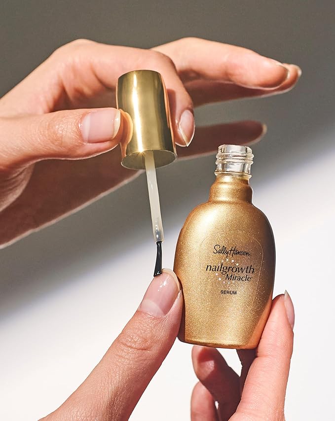 Sally Hansen Nail Treatment Nailgrowth Miracle® Growth Treatment | Infused with Soy Protein, Keratin, Collagen & Multi-Vitamins | Strengthens & Protects Nails