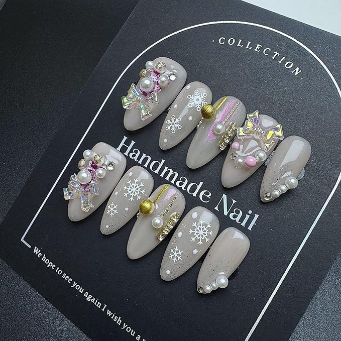 10Pcs Handmade Press on Nails Winter Christmas Press on Nails Medium Almond Fake Nails Acrylic Nails Full Cover Reusable Stick on Nail Xmas Snowflake False Nail for Women Girls Nail Accessories (S)