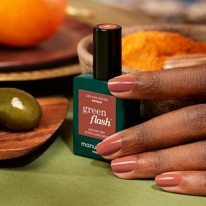 Manucurist Green Flash LED Brique Red Gel Nail Polish - Vegan, 12-Free, Plant-Based - Strengthens and Protects the Nail - Gel Polish - Made in France - 0.5 fl oz