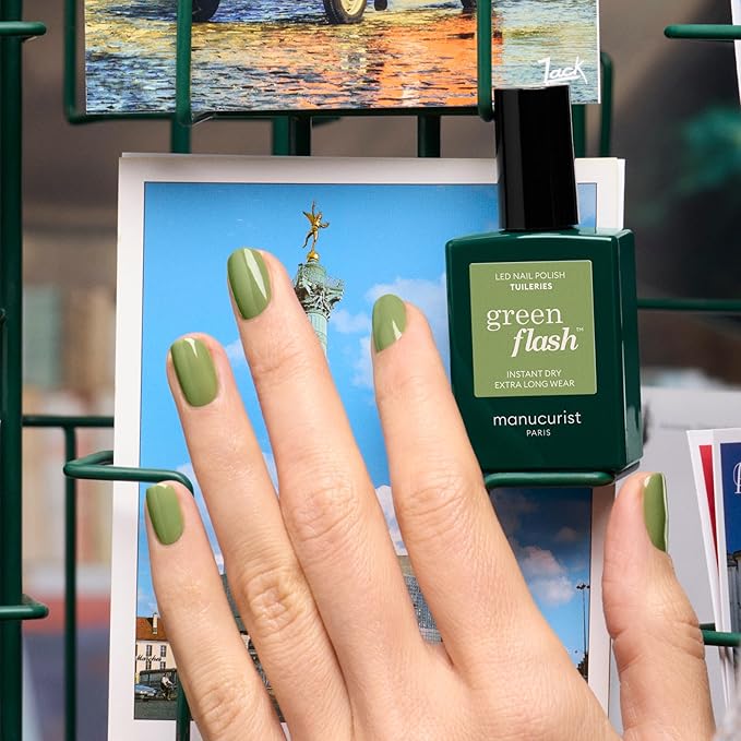 Manucurist Green Flash LED Tuileries Gel Green Nail Polish - Vegan, 12-Free, Plant-Based Gel Polish - Strengthens and Protects the Nail - Made in France - 0.5 fl oz
