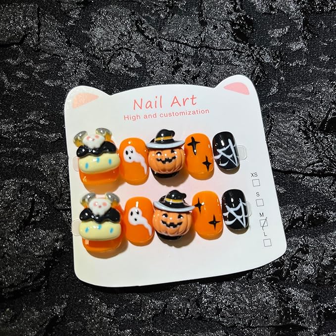 Short Press on Nails Handmade Nails 10Pcs Cute Style Manual Nail Art Bear Fake Nails for Women Party Holiday Photo 2.5CM Size M