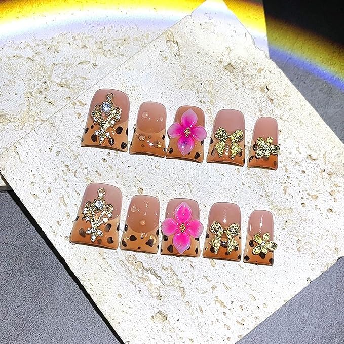 Short Duck Press on Nails Handmade Fake Nails Brown French Tip False Nails 3D Flower and Charms Designs Acrylic Nails Sparkly Reusable Stick on Nail for Wmen 10Pcs(Size M)