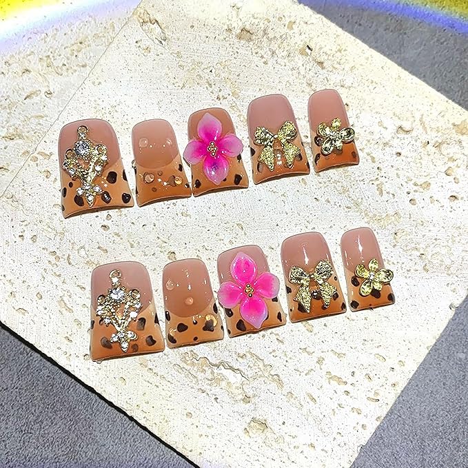 Short Duck Press on Nails Handmade Fake Nails Brown French Tip False Nails 3D Flower and Charms Designs Acrylic Nails Sparkly Reusable Stick on Nail for Wmen 10Pcs(Size M)